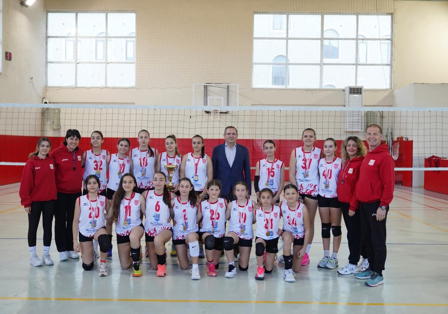 Ayvalıkgücü Belediyesporlu filenin sultanlarından büyük başarı
