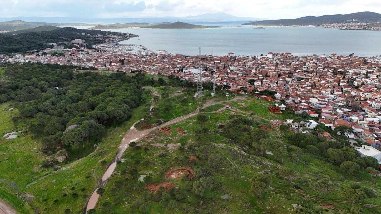 Ayvalık’ın tarihi yel değirmenleri gün yüzüne kavuşturuluyor
