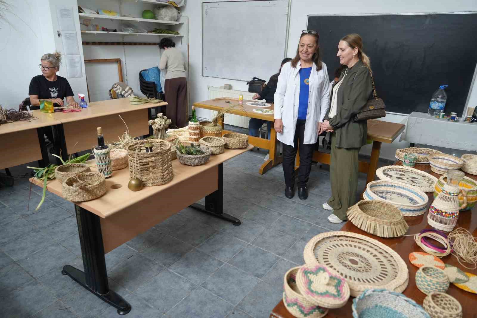 Ayvalık’ta 5 yılda bin kadın üretime katıldı
