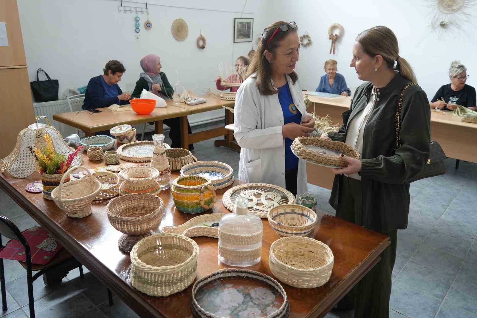 Ayvalık’ta 5 yılda bin kadın üretime katıldı
