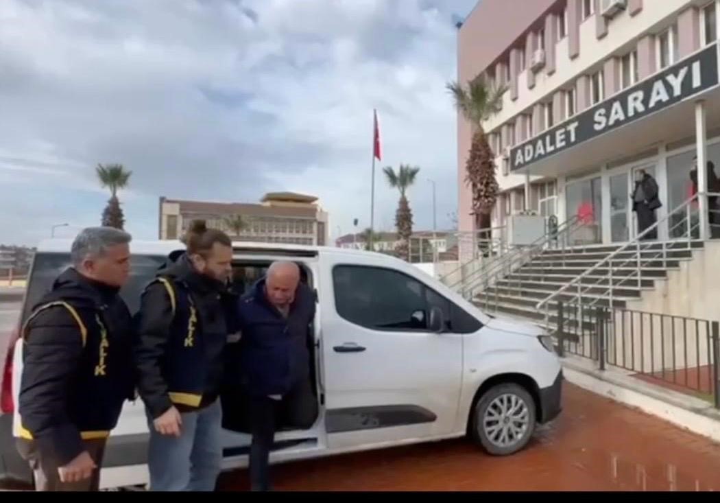 Ayvalık’ta kendisini Emniyet Müdürü olarak tanıtan şahsa operasyon
