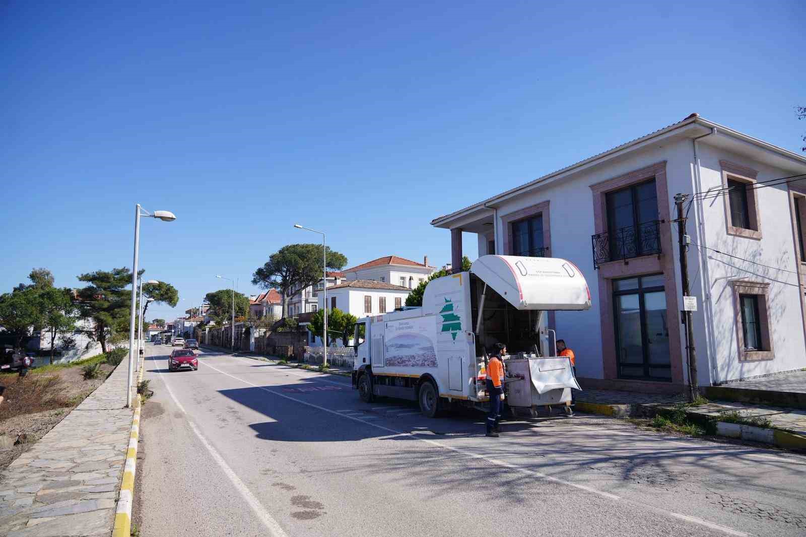 Ayvalık’ta konteynerler yaz öncesi dezenfekte ediliyor
