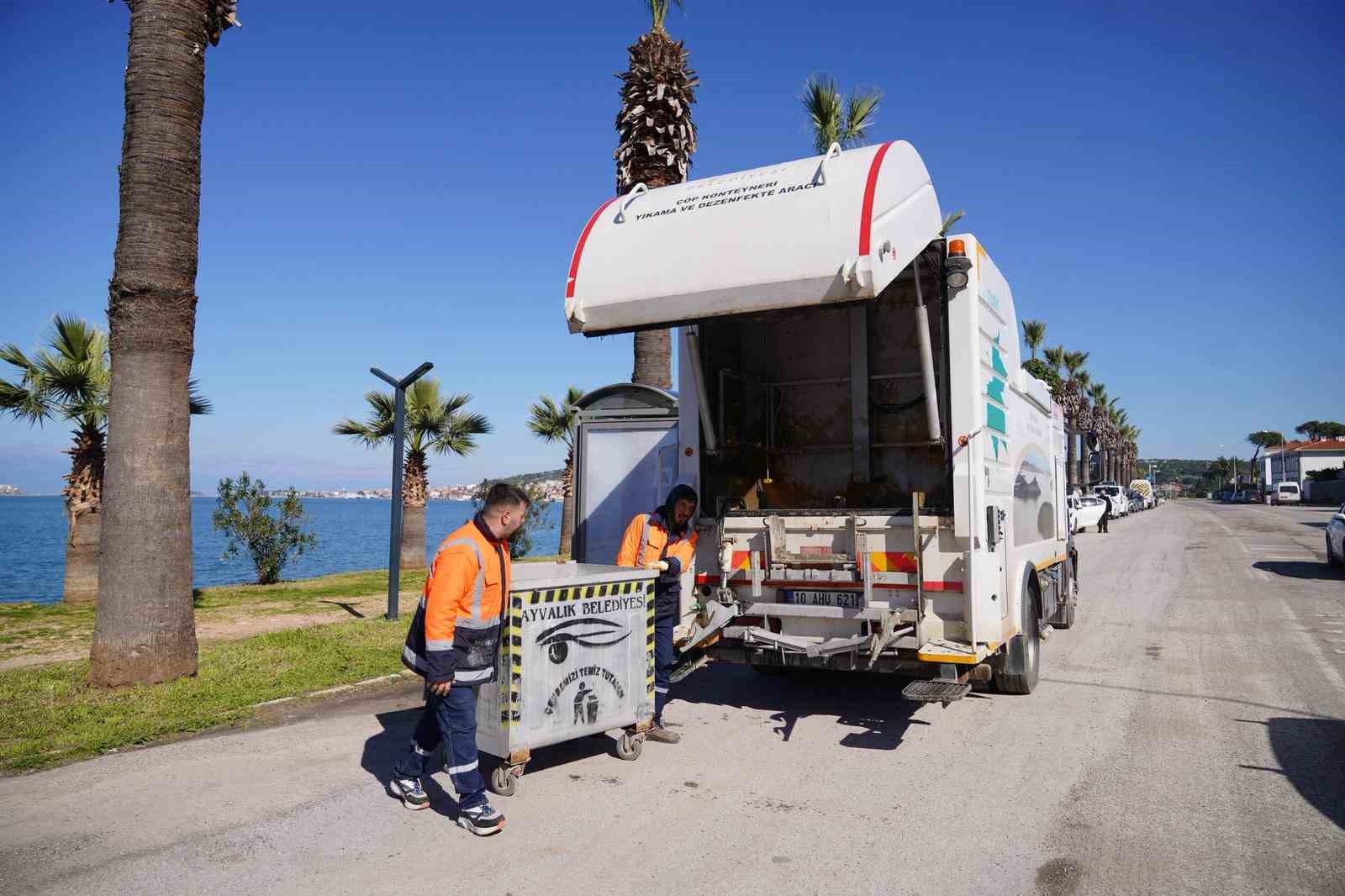 Ayvalık’ta konteynerler yaz öncesi dezenfekte ediliyor
