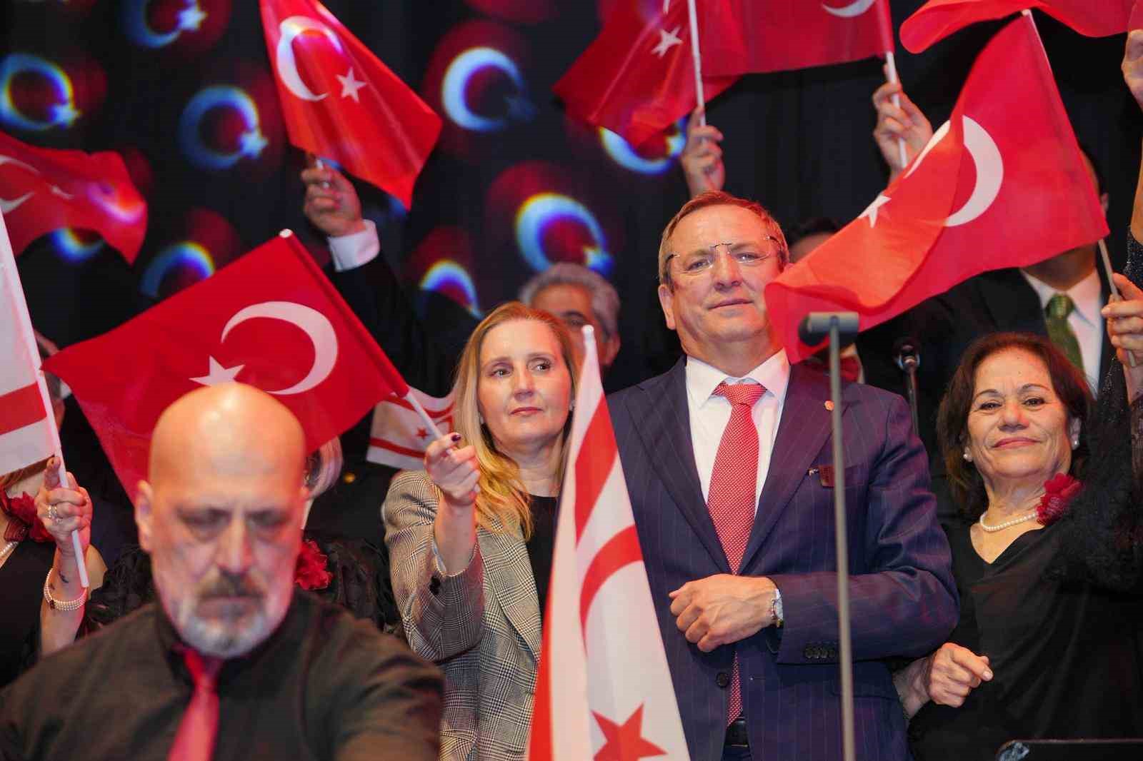 Ayvalık’ta Rauf Denktaş Kültür Merkezi perdelerini açtı
