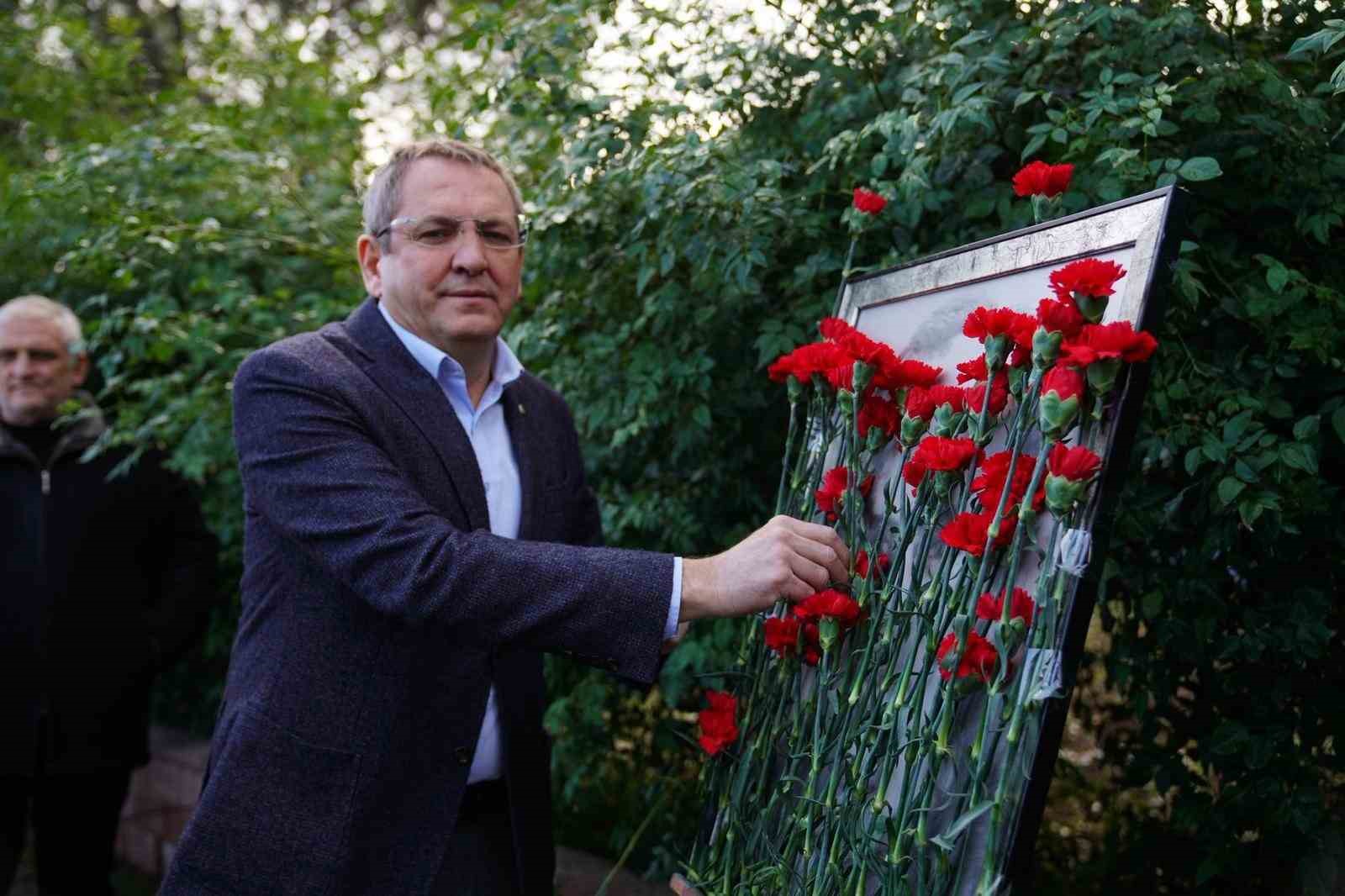 Ayvalık’ta Uğur Mumcu unutulmadı
