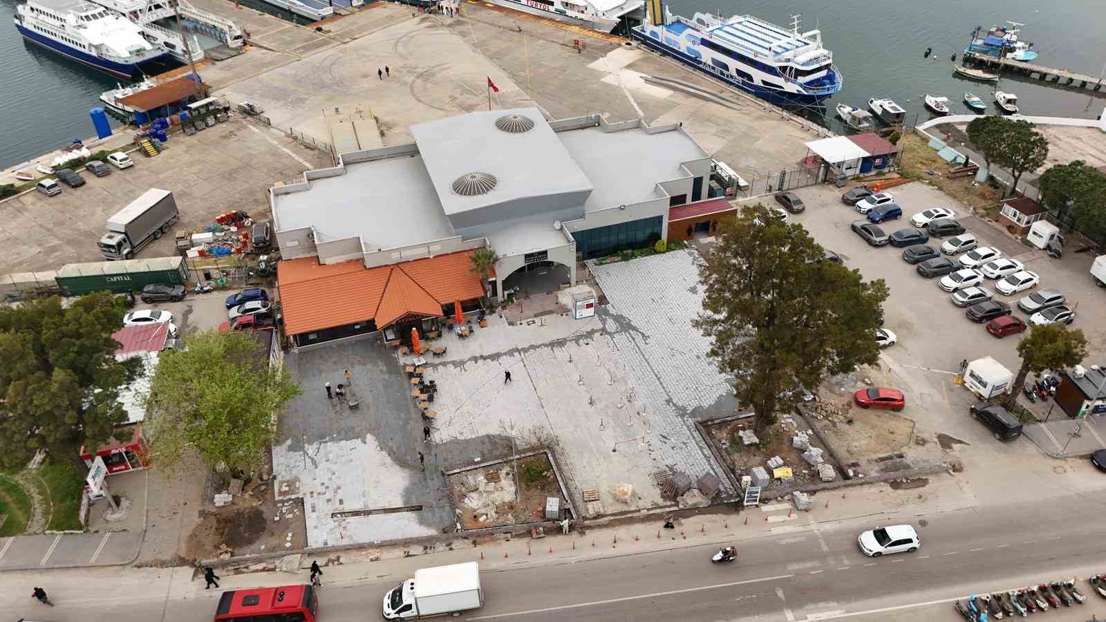 Ayvalık’ta yeni meydan düzenlemesi hayata geçiyor
