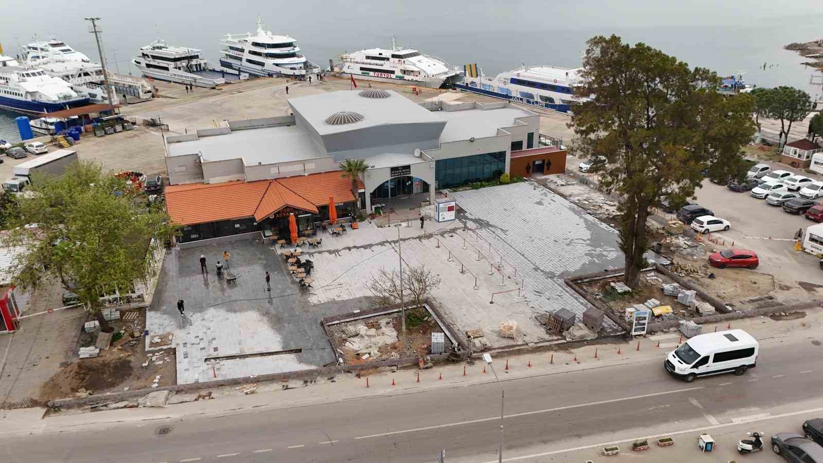 Ayvalık’ta yeni meydan düzenlemesi hayata geçiyor
