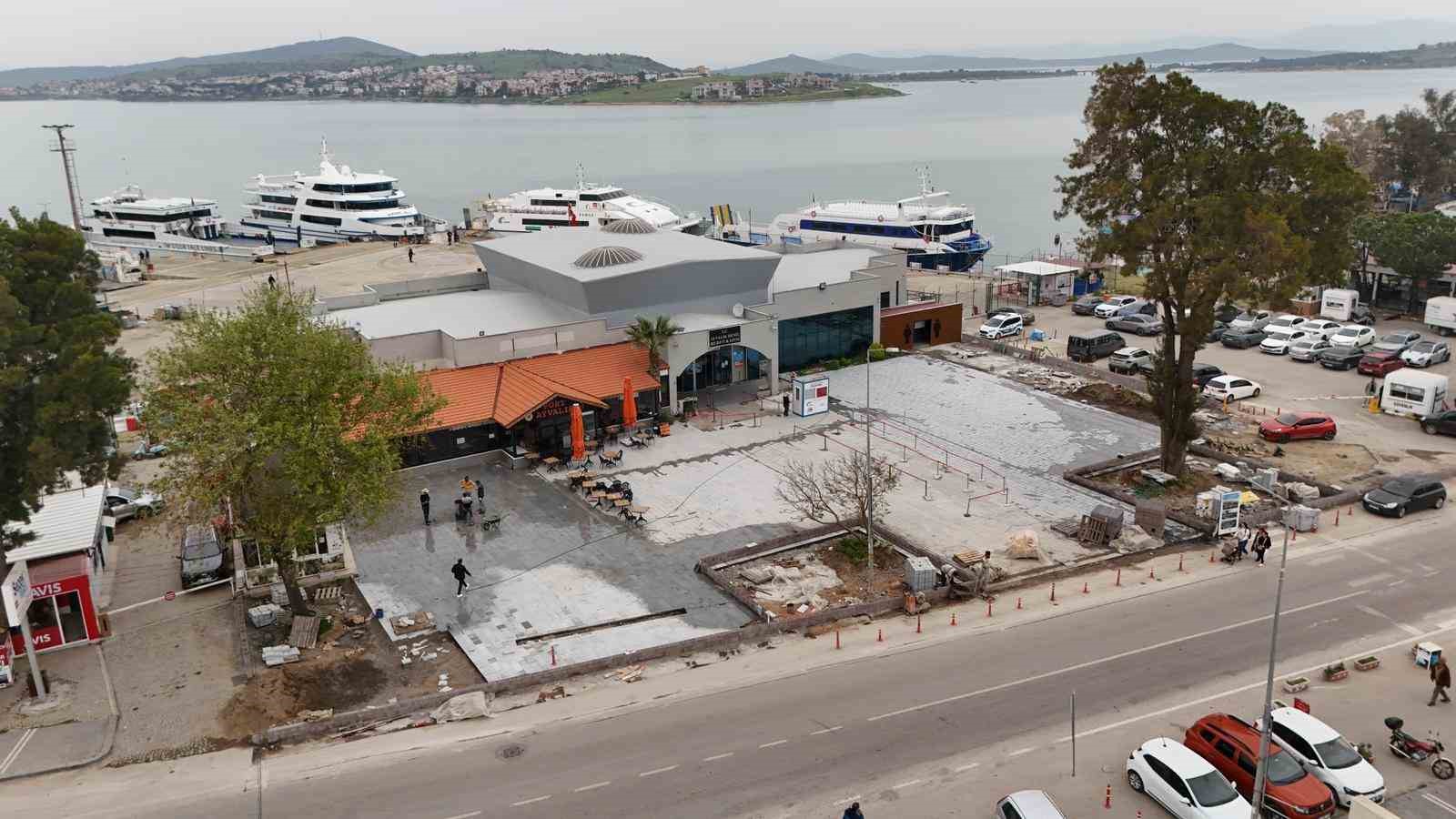 Ayvalık’ta yeni meydan düzenlemesi hayata geçiyor
