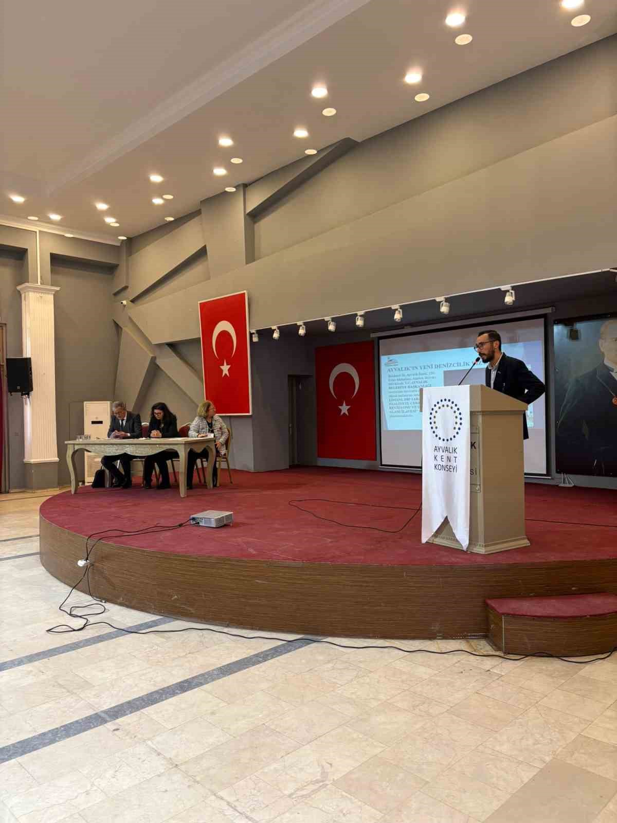 Ayvalık’ta yeni nesil yat limanı ve çekek yeri projesi tanıtıldı
