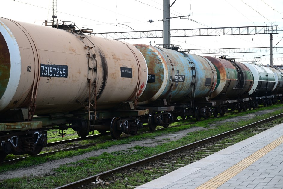 Azerbaycan’dan Ermenistan’a 979 tonluk benzin sevkiyatı
