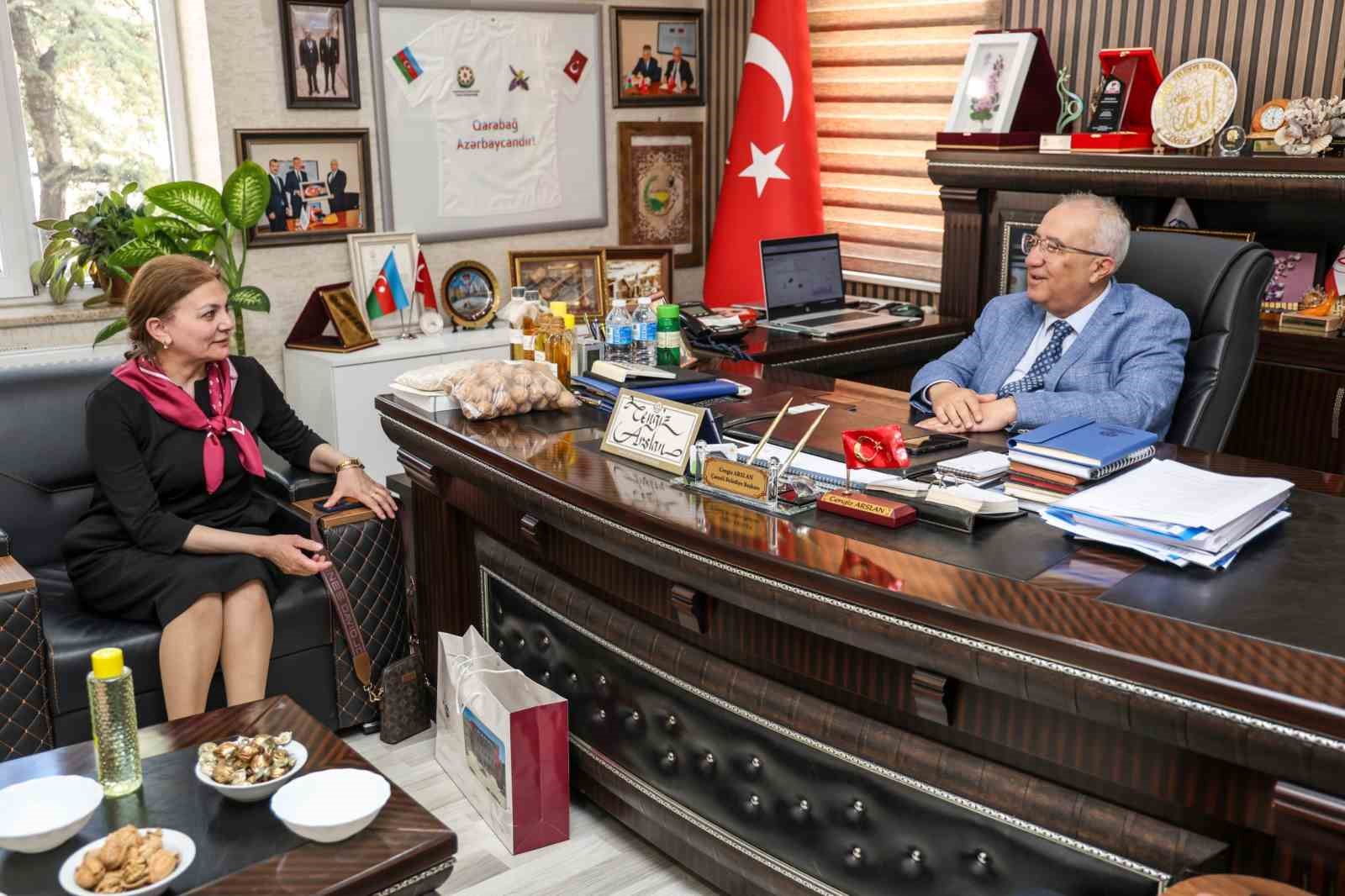 Azerbaycanlı öğrencilerden Çameli’ne kardeşlik ziyareti
