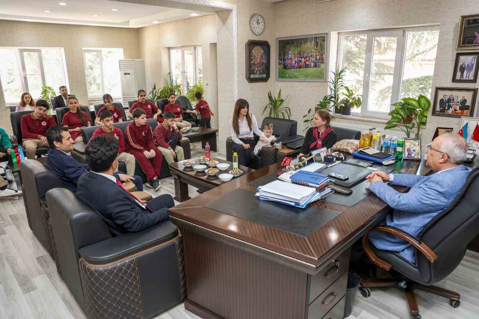 Azerbaycanlı öğrencilerden Çameli’ne kardeşlik ziyareti
