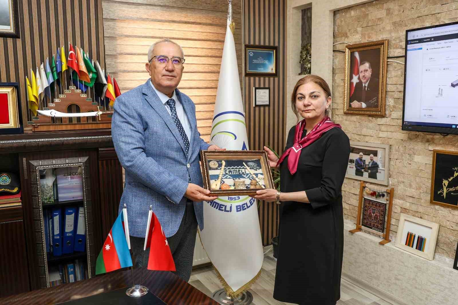 Azerbaycanlı öğrencilerden Çameli’ne kardeşlik ziyareti
