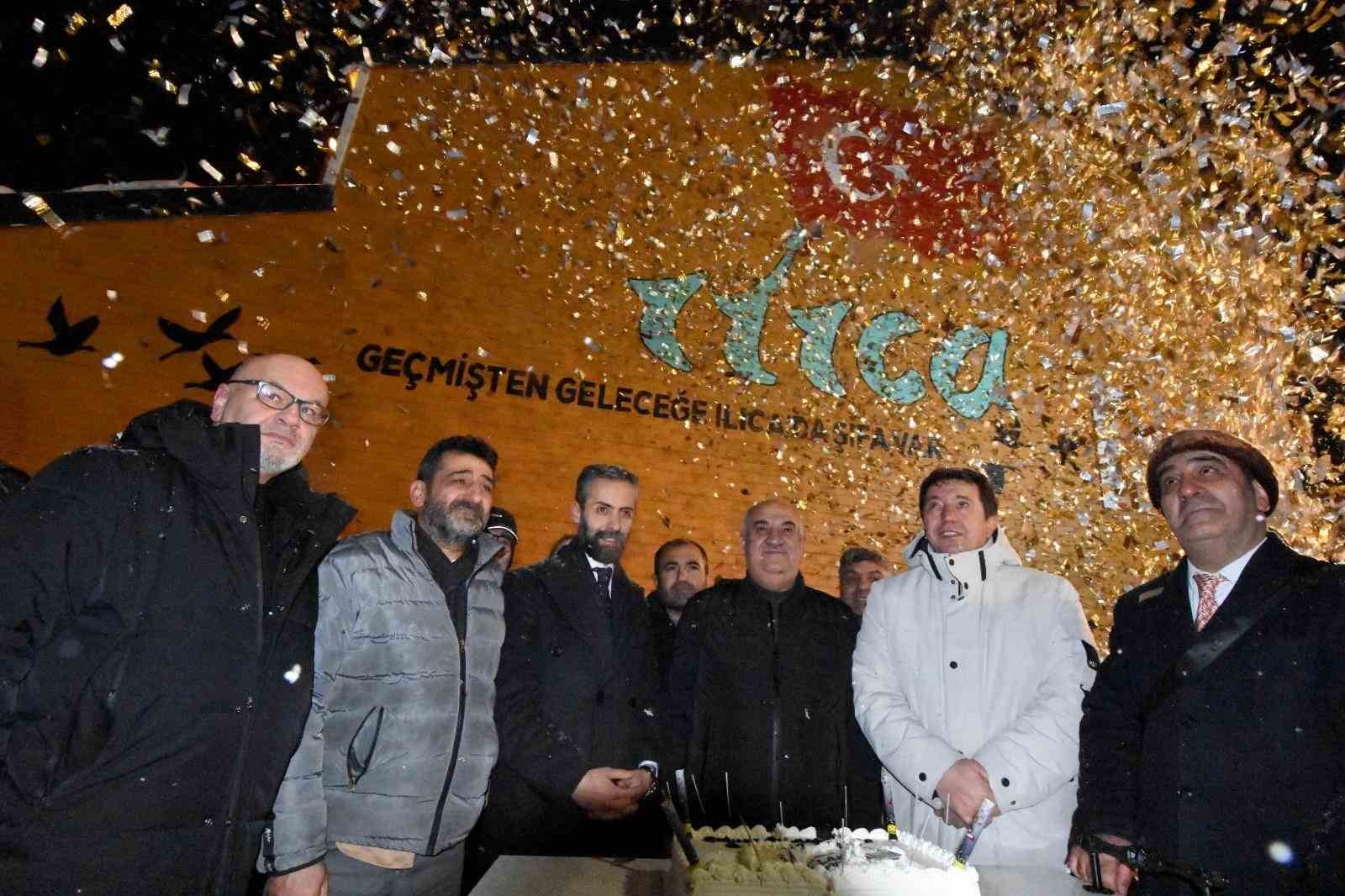 Aziziye’de Çalışan Gazeteciler Günü buluşması
Aziziye’de Çalışan Gazeteciler Günü buluşması