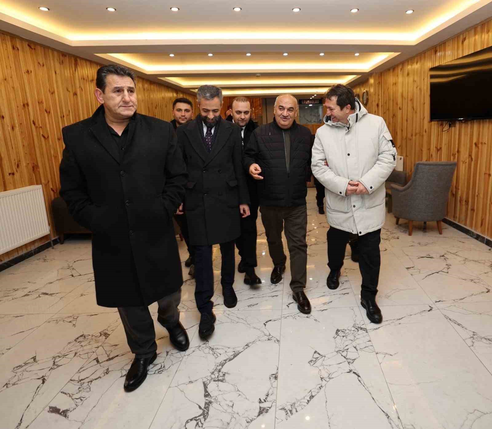 Aziziye’de Çalışan Gazeteciler Günü buluşması
Aziziye’de Çalışan Gazeteciler Günü buluşması