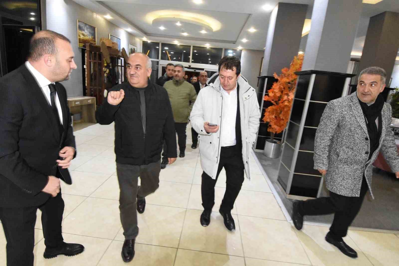 Aziziye’de Çalışan Gazeteciler Günü buluşması
Aziziye’de Çalışan Gazeteciler Günü buluşması