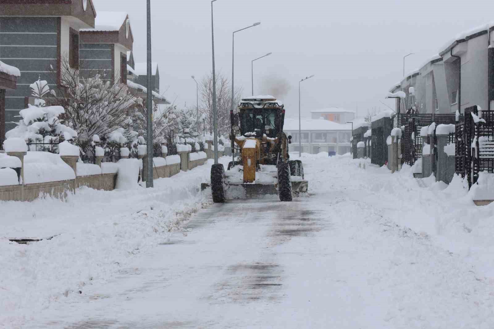 Aziziye’de karla mücadele seferberliği
