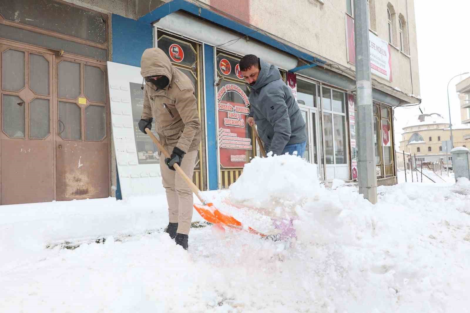 Aziziye’de karla mücadele seferberliği
