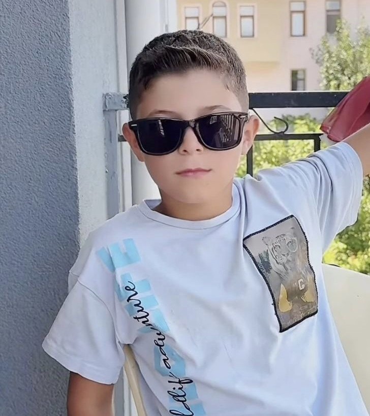 Baba ve oğlunu öldüren sanık: "Çocuğu görseydim, babasını da vurmazdım"
Baba ve oğlunu öldüren sanık: "Çocuğu görseydim, babasını da vurmazdım"