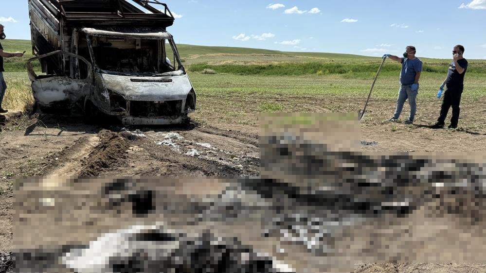 Baba ve oğlunun cesedinin bulunması davasında zanlı suçunu itiraf etti
Baba ve oğlunun cesedinin bulunması davasında zanlı suçunu itiraf etti