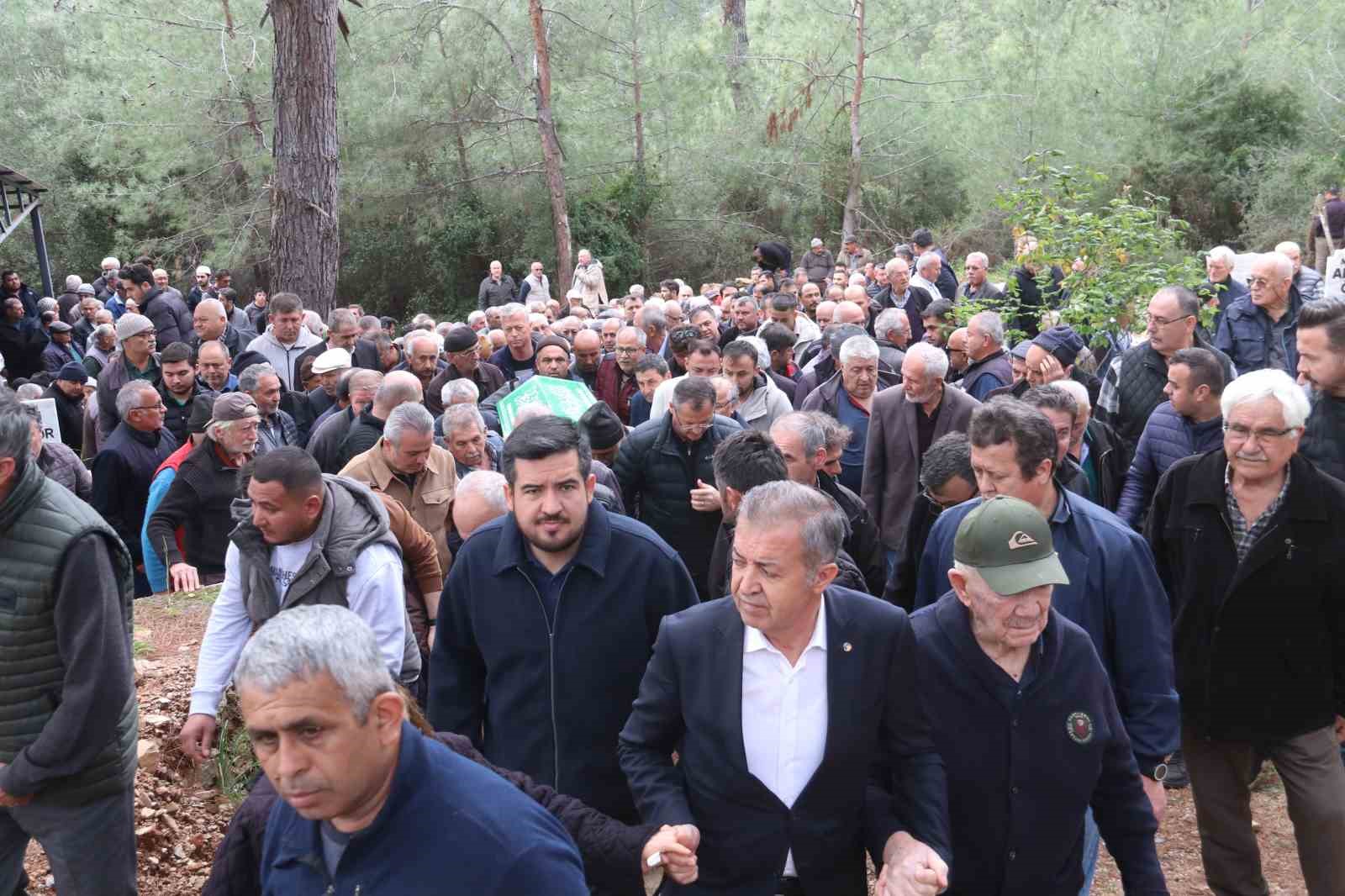 Babaanne ve 3 yaşındaki torunu toprağa verildi
