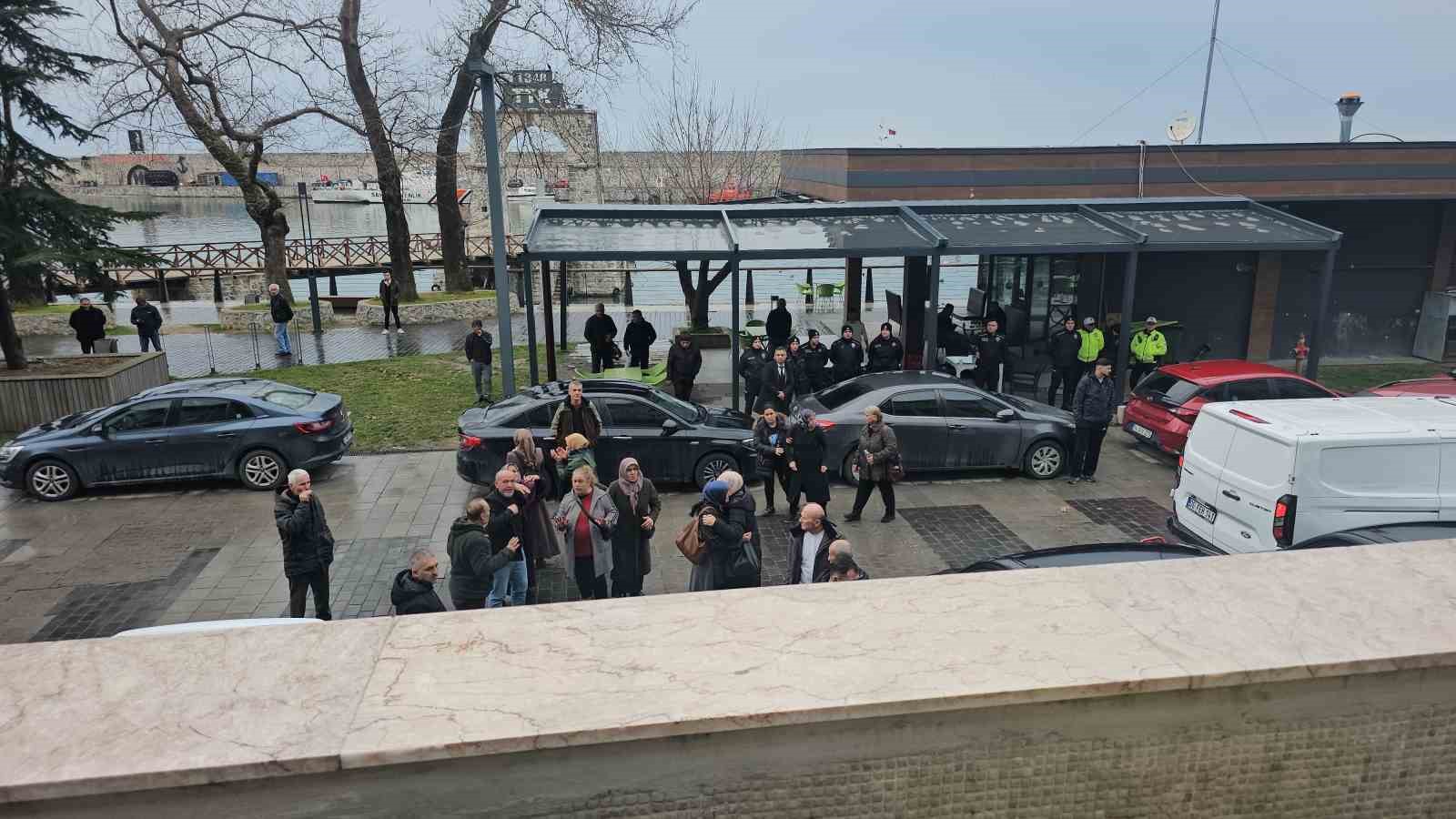 Babaanne ve iki torununu öldüren sanığa 45 yıl 10 ay hapis
Babaanne ve iki torununu öldüren sanığa 45 yıl 10 ay hapis