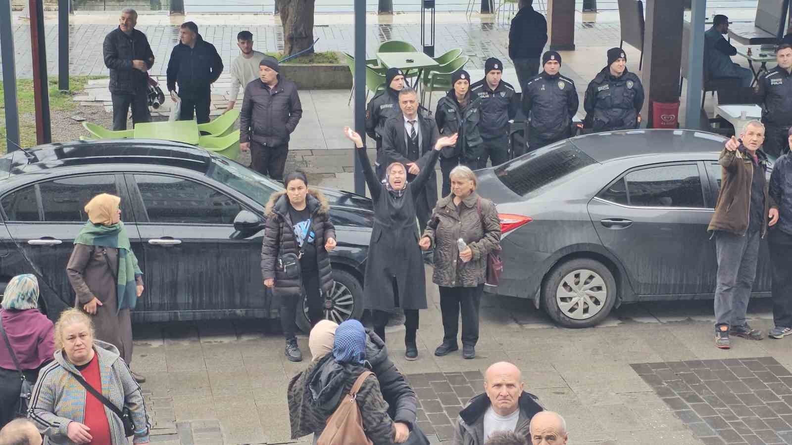 Babaanne ve iki torununu öldüren sanığa 45 yıl 10 ay hapis
Babaanne ve iki torununu öldüren sanığa 45 yıl 10 ay hapis