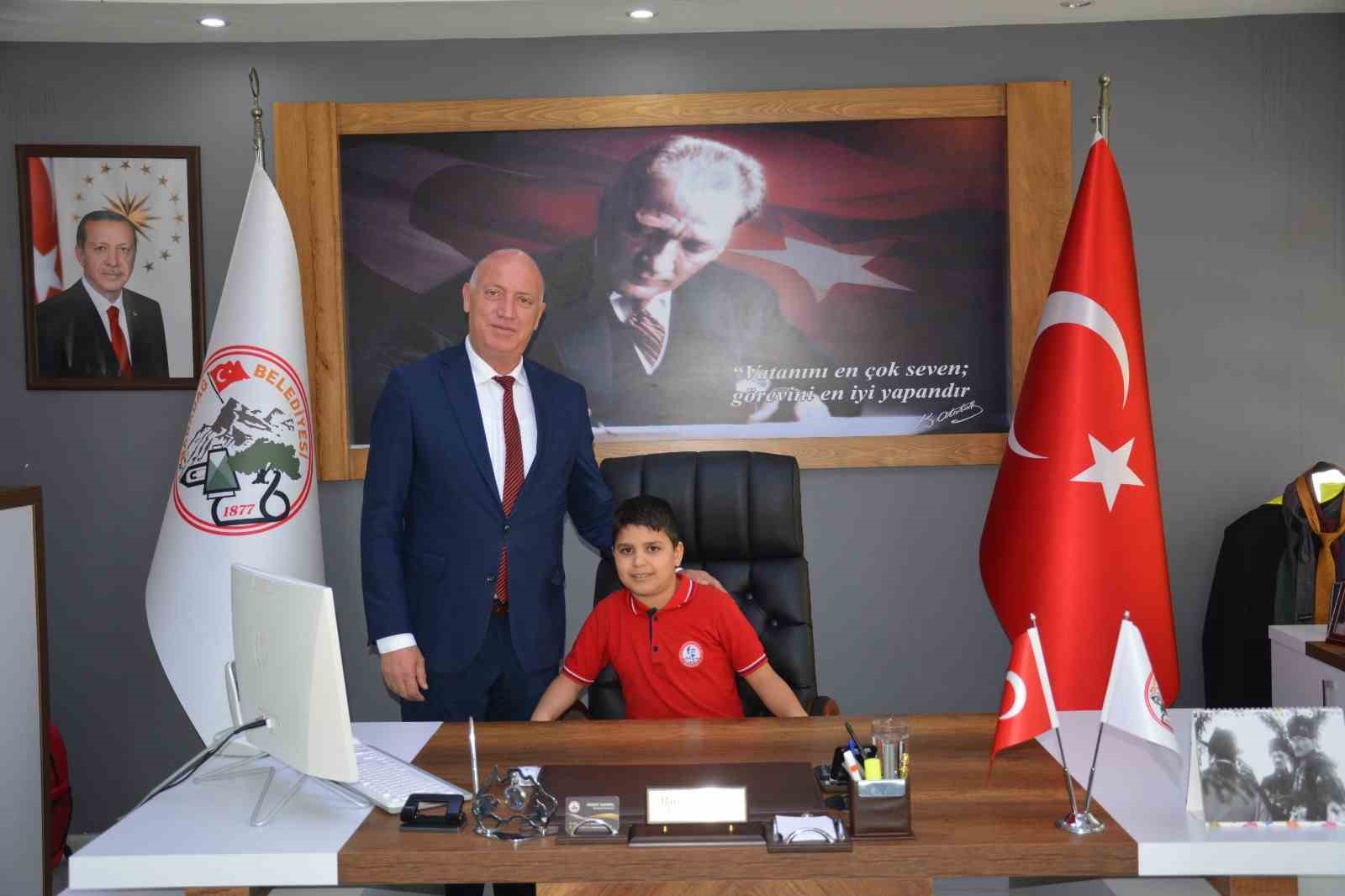 Babadağ’da başkanlık koltuğu geleceğin teminatı Muhammet’e emanet
