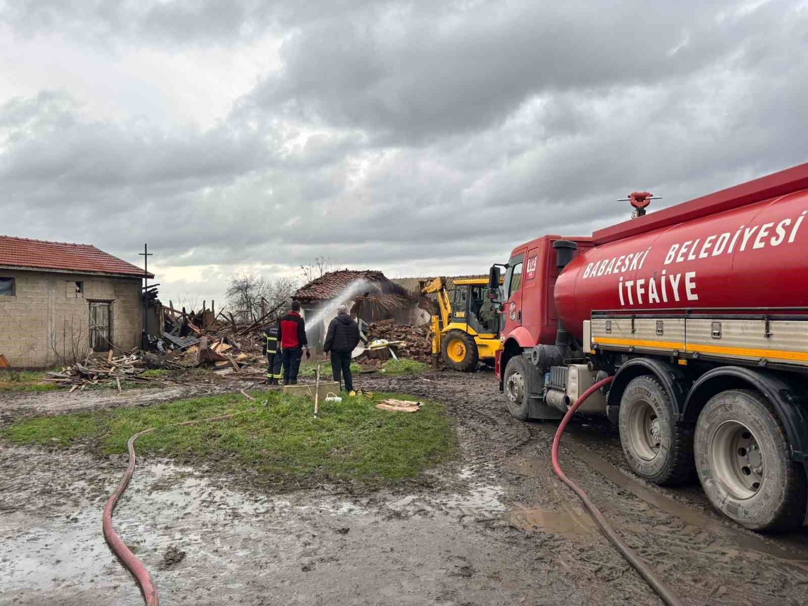 Babaeski’de kerpiç ev yangını söndürüldü
