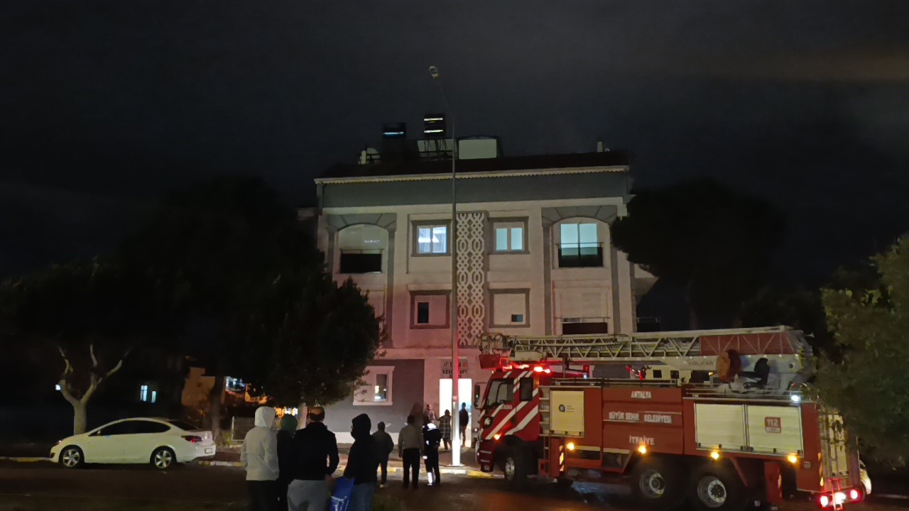 Bacadan etrafa saçılan kıvılcımlar yangın tedirginliğine neden oldu
