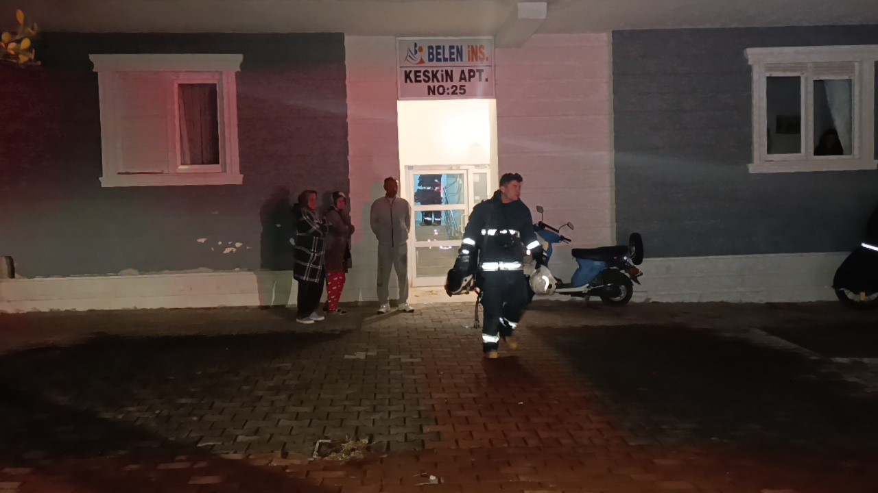 Bacadan etrafa saçılan kıvılcımlar yangın tedirginliğine neden oldu
