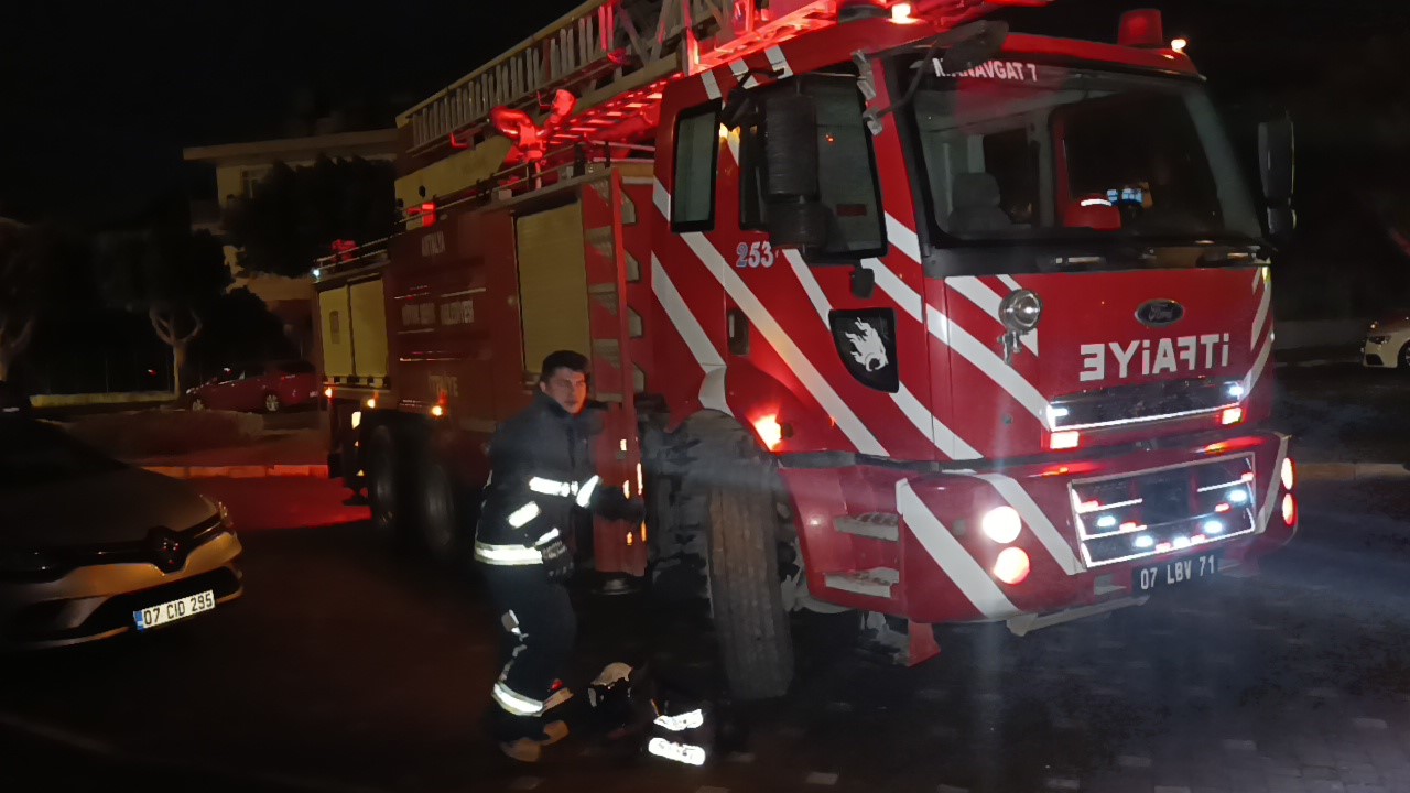 Bacadan etrafa saçılan kıvılcımlar yangın tedirginliğine neden oldu
