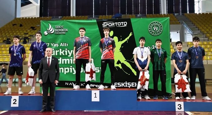 Badmintonun genç yıldızları Eskişehir’de buluştu

