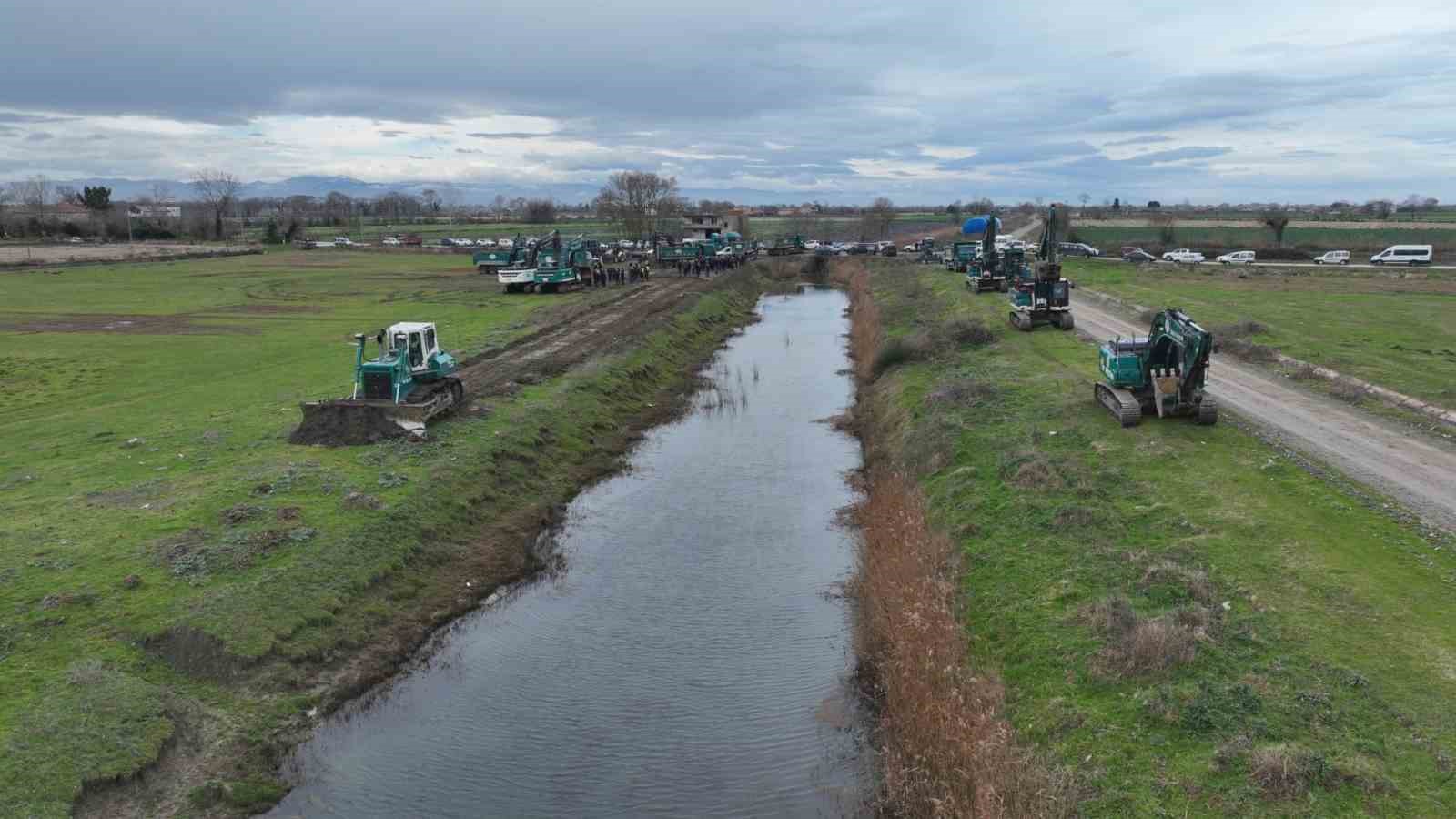 Bafra Ovası’nda drenaj seferberliği başladı
