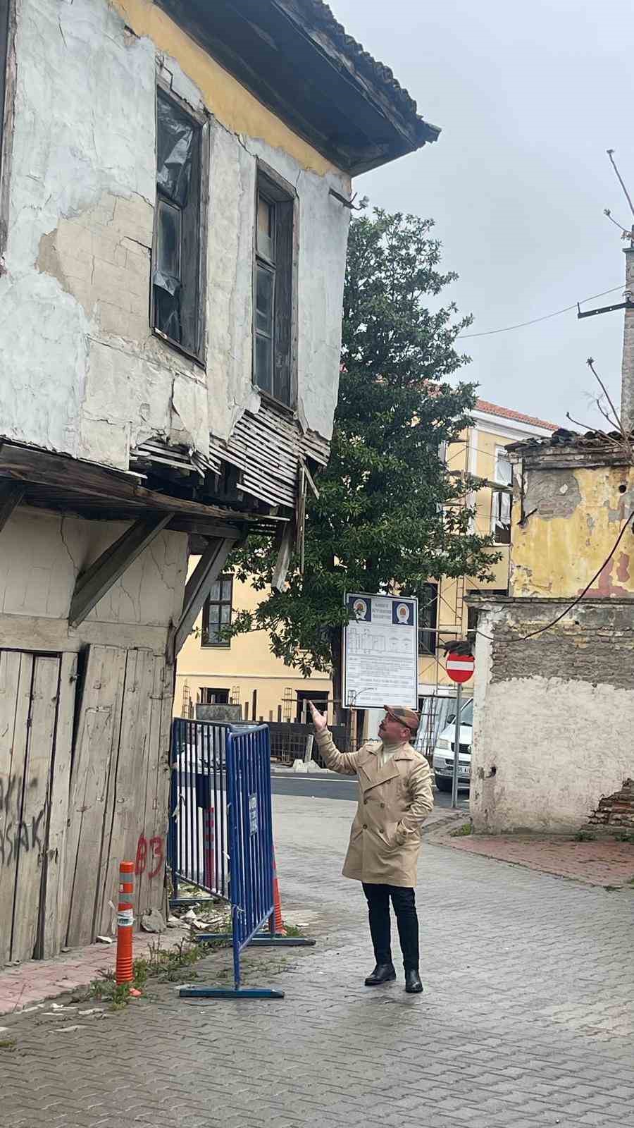 Bafra’da çökme riski taşıyan yapılar için belediyenin daha ciddi önlemler alması istendi
