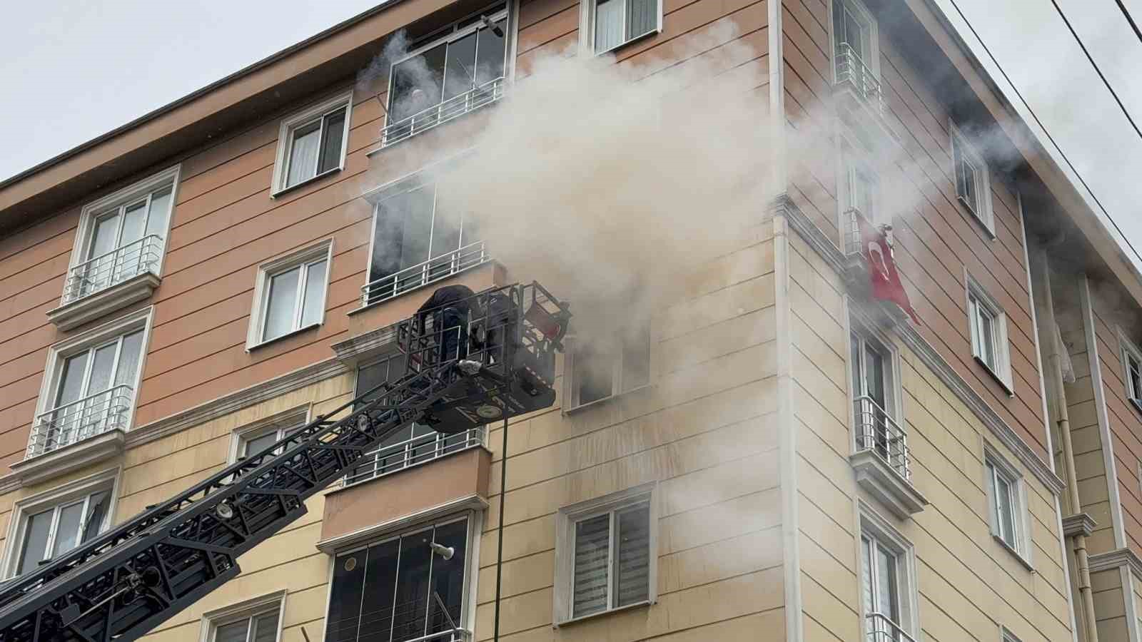 Bafra’da evde patlama: 1 kişi ağır yaralandı
