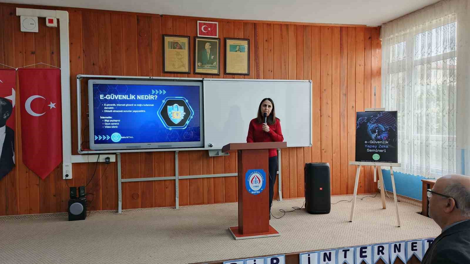 Bafra’da ortaokul öğrencilerine "dijital güvenlik" eğitimi
Bafra’da ortaokul öğrencilerine "dijital güvenlik" eğitimi