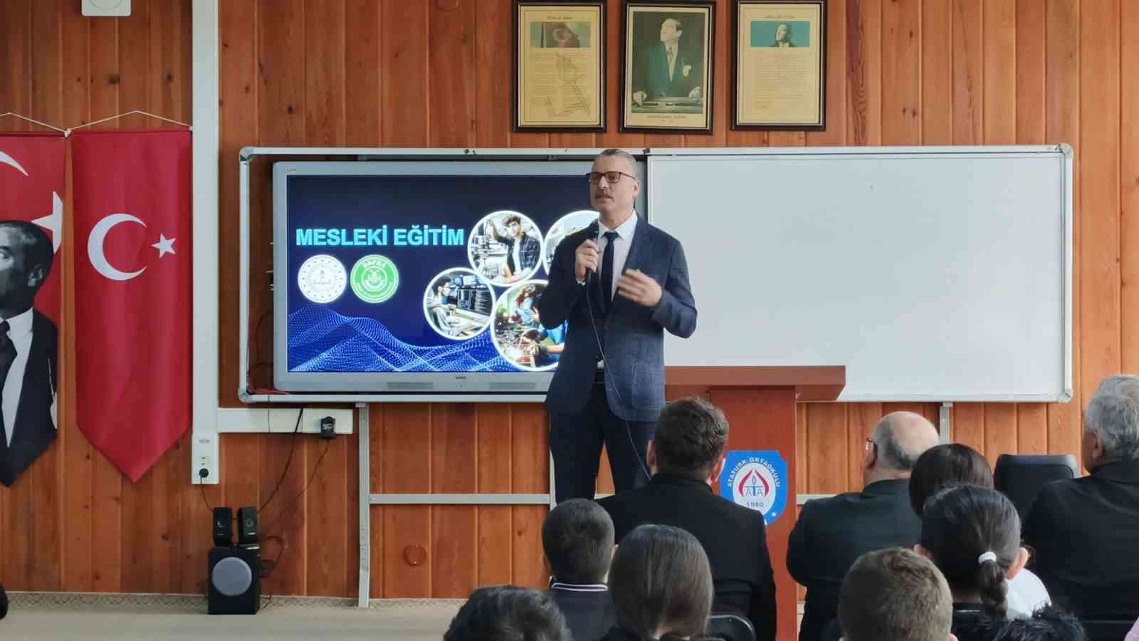 Bafra’da ortaokul öğrencilerine "dijital güvenlik" eğitimi
Bafra’da ortaokul öğrencilerine "dijital güvenlik" eğitimi