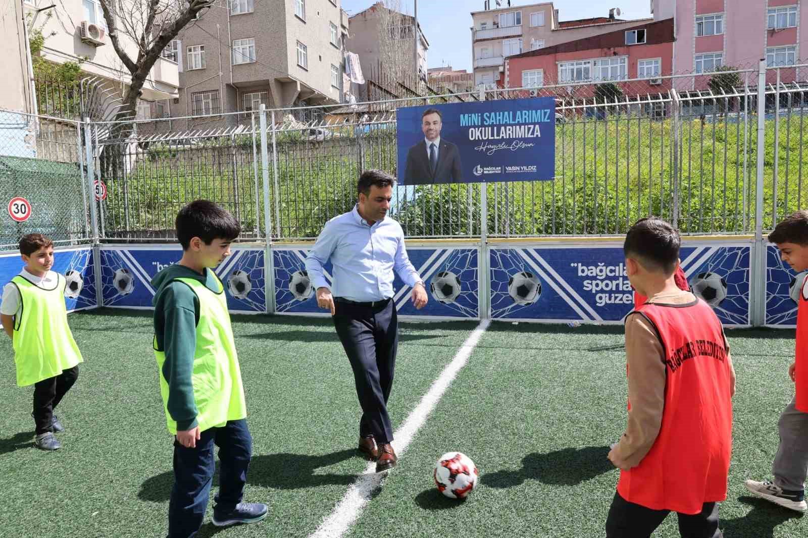 Bağcılar Belediyesi, ilçeyi spor sahalarıyla donatıyor
