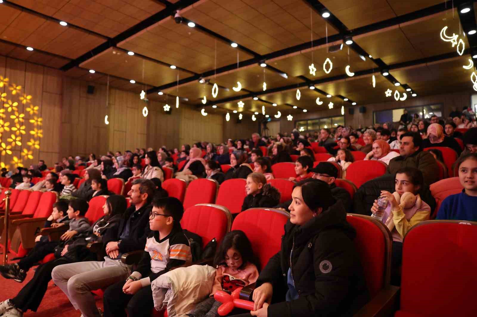 Bağcılar’da çocuklar, Ramazan ayını eğlenerek öğreniyor
Bağcılar’da çocuklar, Ramazan ayını eğlenerek öğreniyor