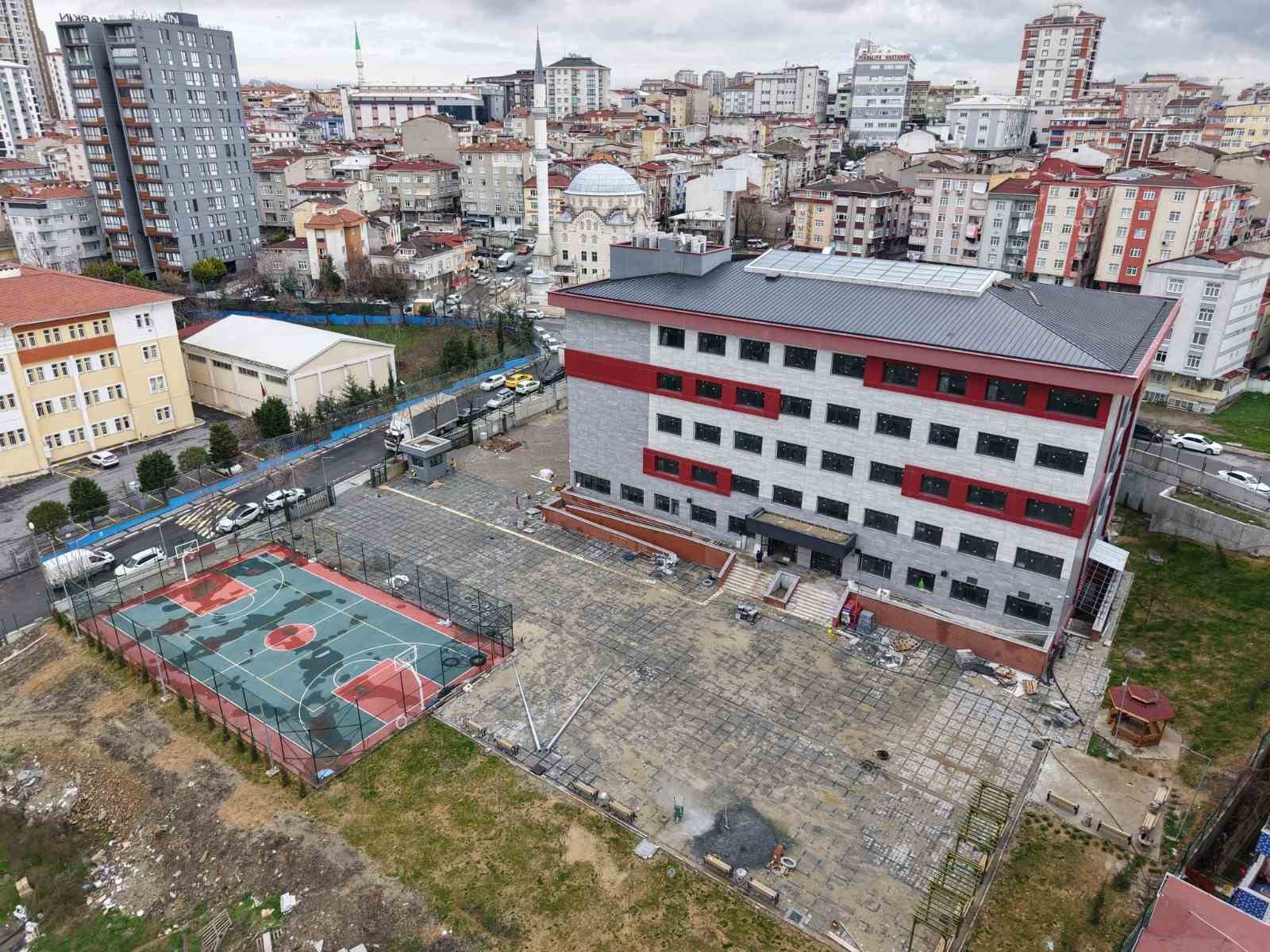 Bağcılar’da eğitime büyük yatırım: Aynı anda 7 yeni okulun inşaatı devam ediyor
Bağcılar’da eğitime büyük yatırım: Aynı anda 7 yeni okulun inşaatı devam ediyor