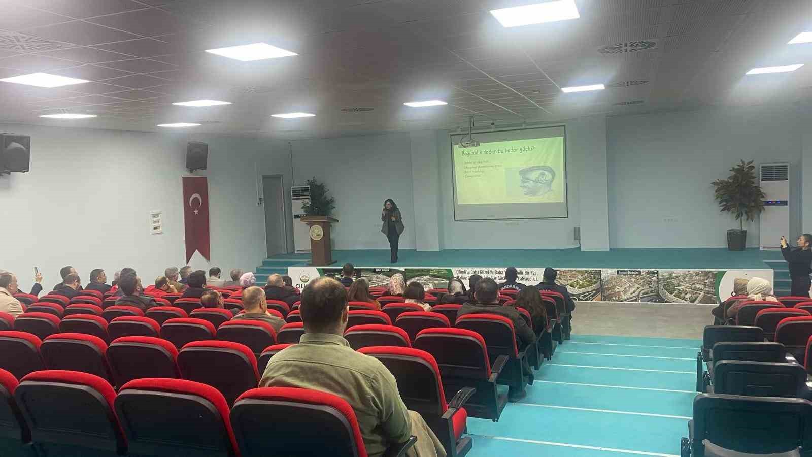 Bağımlılıkla mücadele eğitimleri sürüyor
