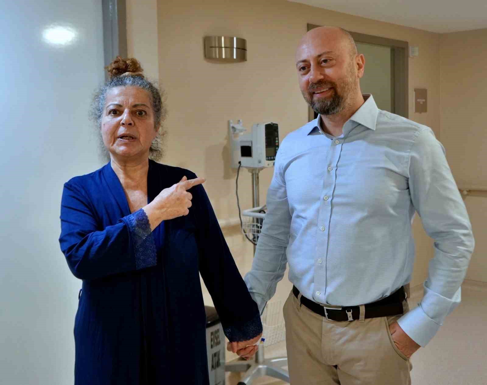 Bağırsağı kangrene gidiyordu, kapalı ameliyatla kurtarıldı: "Bir gün geç kalsam bugün burada olmayacaktım"
