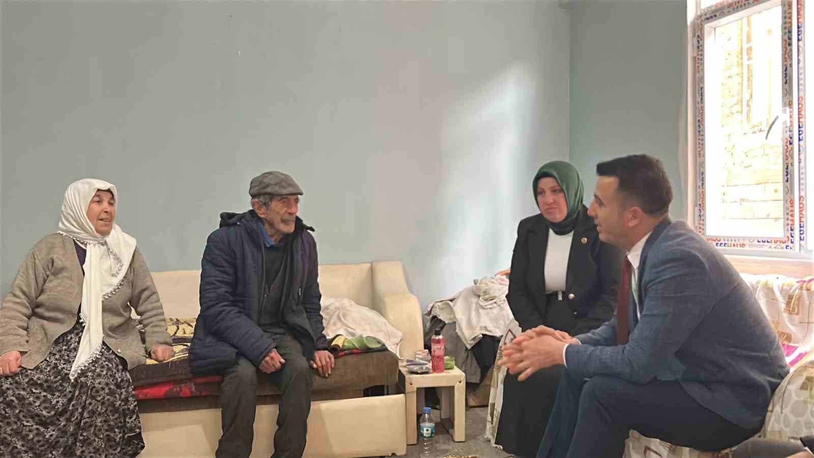 Bağlar Kaymakamı Özdemir, esnaf ve vatandaşlarla bir araya geldi
