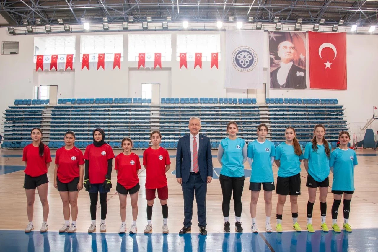 Bahar Şenlikleri futsal müsabakasıyla başladı
