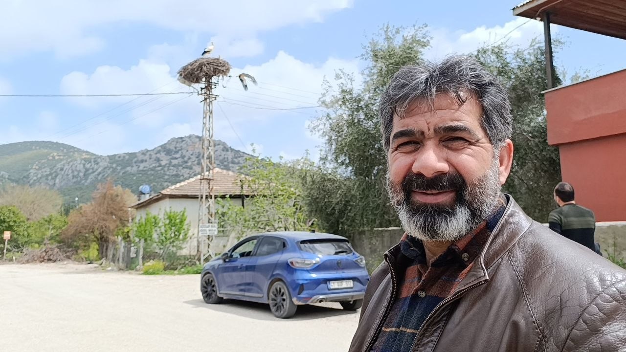 Baharın habercisi leylek, yuvasına bu yıl da eşiyle birlikte geldi
