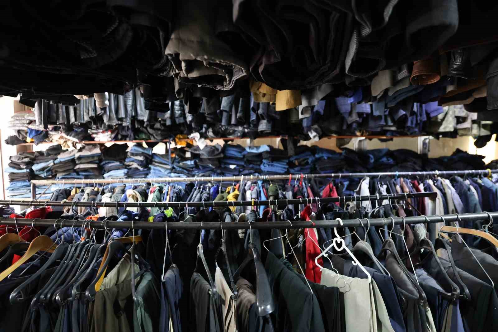 Bahçe sezonun başlamasıyla, ikinci el kıyafete talep arttı
