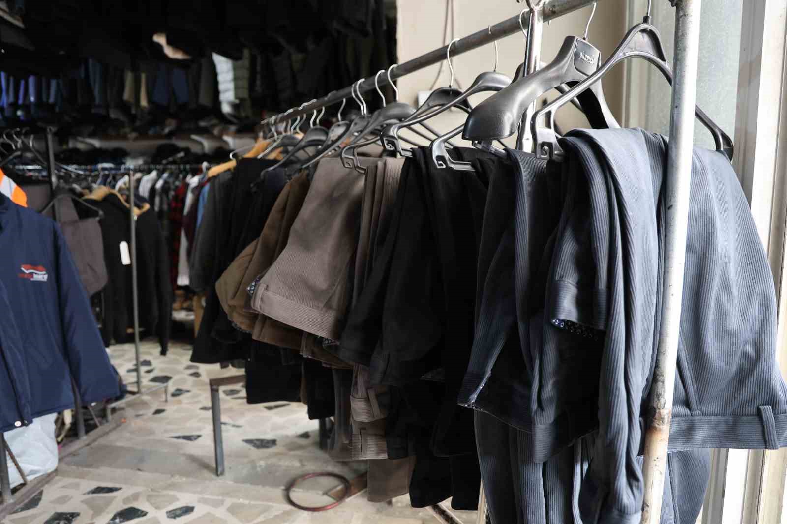 Bahçe sezonun başlamasıyla, ikinci el kıyafete talep arttı
