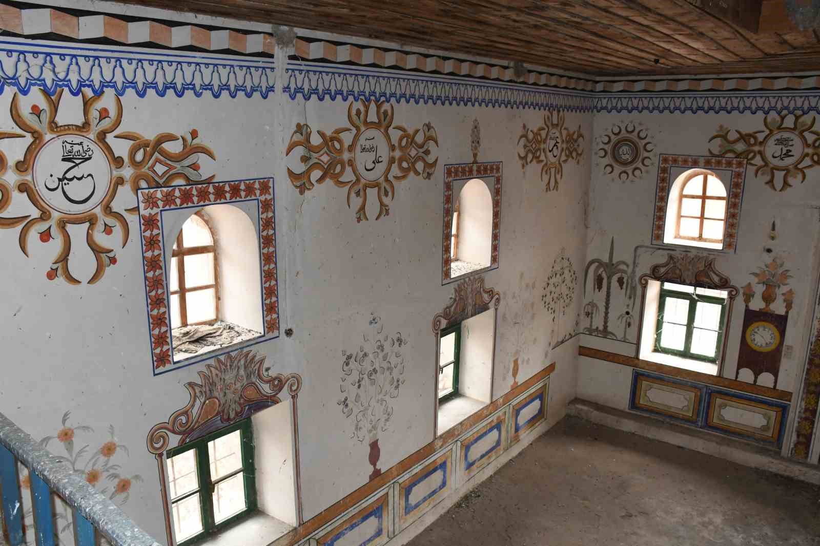 Bahçecik köyü camii restore edilmeyi bekliyor
