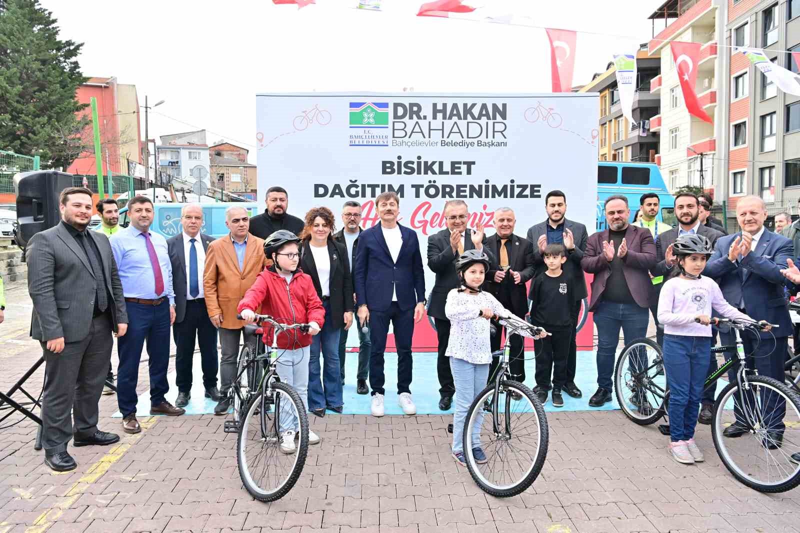 Bahçelievler’de 100 vatandaşa bisiklet dağıtım töreni
